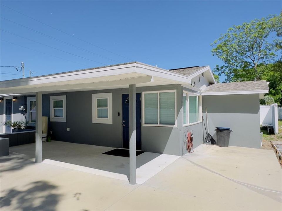 Active With Contract: $1,850 (2 beds, 2 baths, 1141 Square Feet)