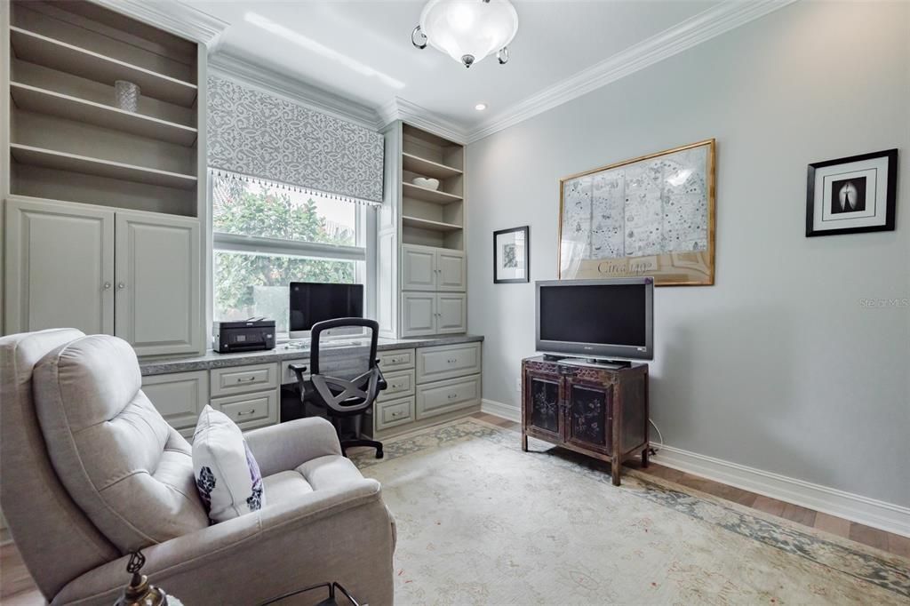 Recently Sold: $750,000 (3 beds, 3 baths, 2723 Square Feet)