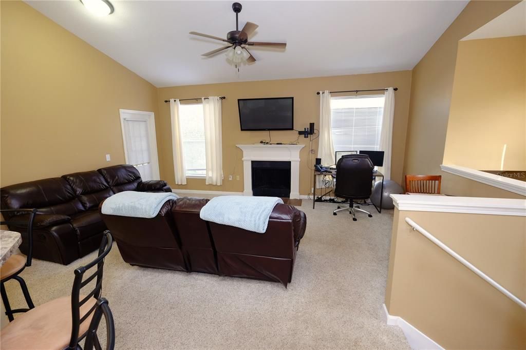 For Sale: $194,990 (2 beds, 2 baths, 1175 Square Feet)