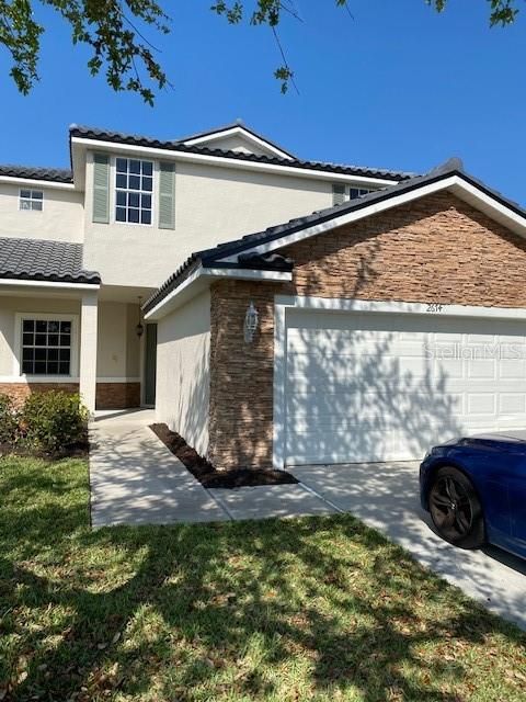 Recently Sold: $405,000 (4 beds, 2 baths, 2605 Square Feet)