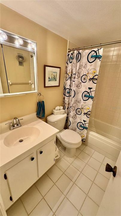 Active With Contract: $137,000 (1 beds, 1 baths, 630 Square Feet)