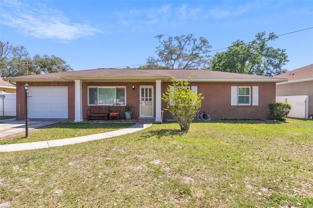 Recently Sold: $349,900 (3 beds, 1 baths, 1229 Square Feet)