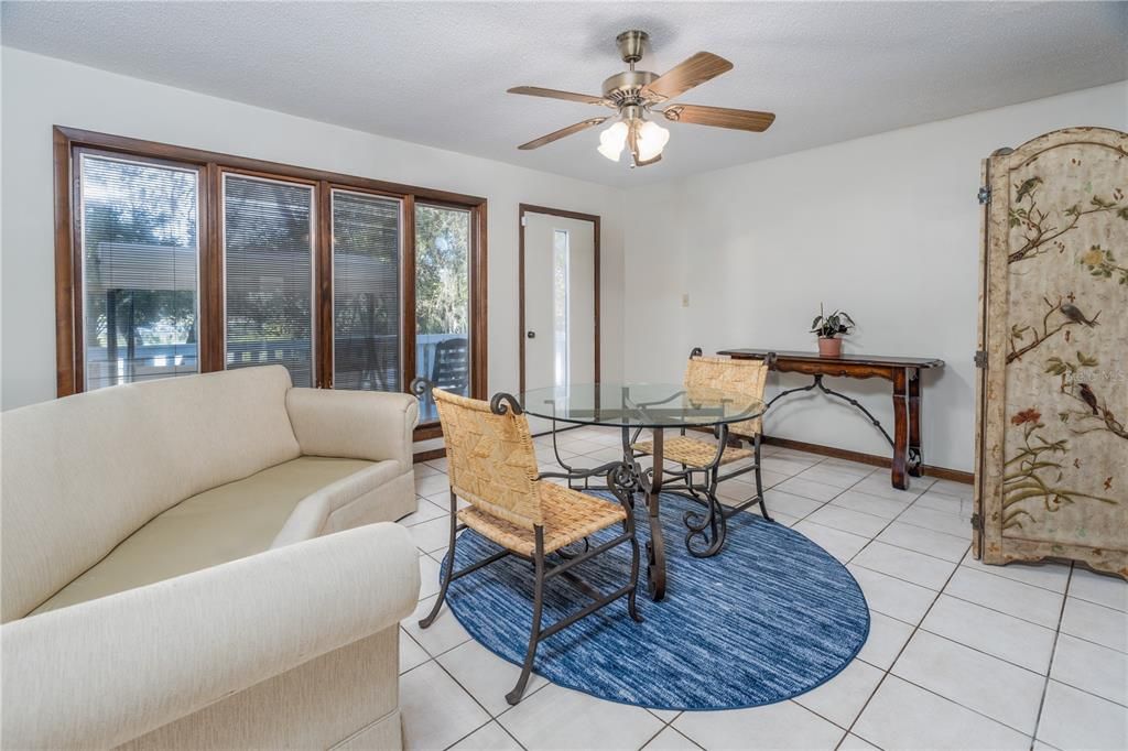 For Sale: $435,000 (2 beds, 2 baths, 2407 Square Feet)