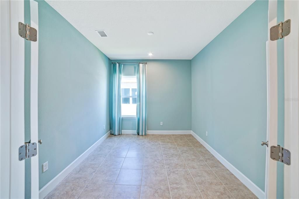 Active With Contract: $469,000 (3 beds, 2 baths, 2336 Square Feet)