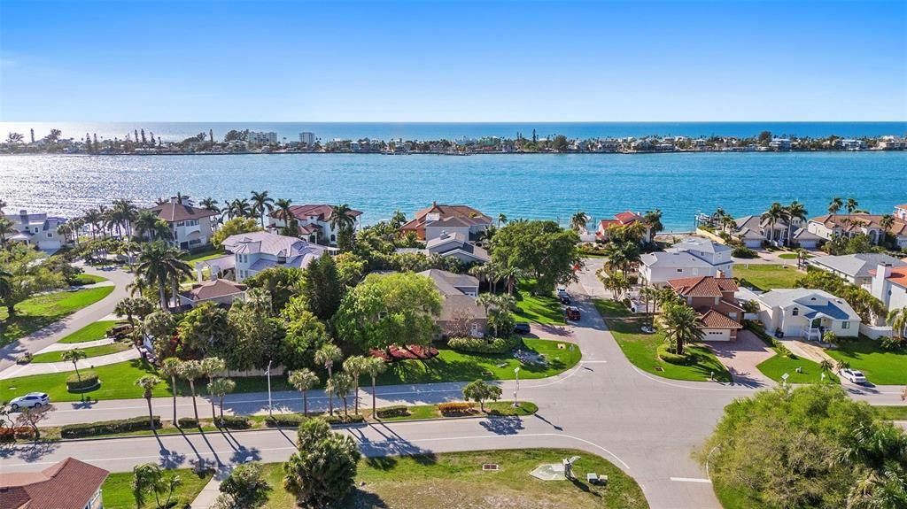 Recently Sold: $1,495,000 (3 beds, 2 baths, 3024 Square Feet)