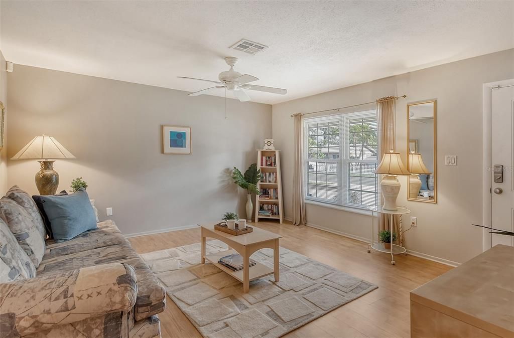Active With Contract: $445,000 (3 beds, 2 baths, 1440 Square Feet)