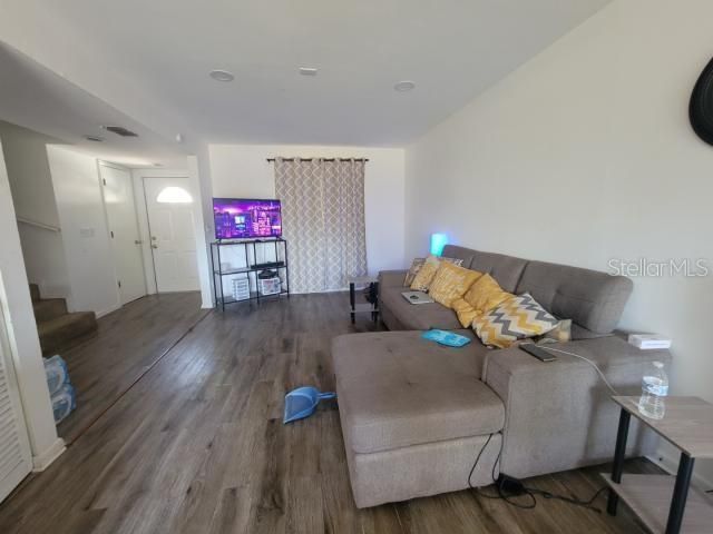 Active With Contract: $159,000 (2 beds, 2 baths, 1138 Square Feet)