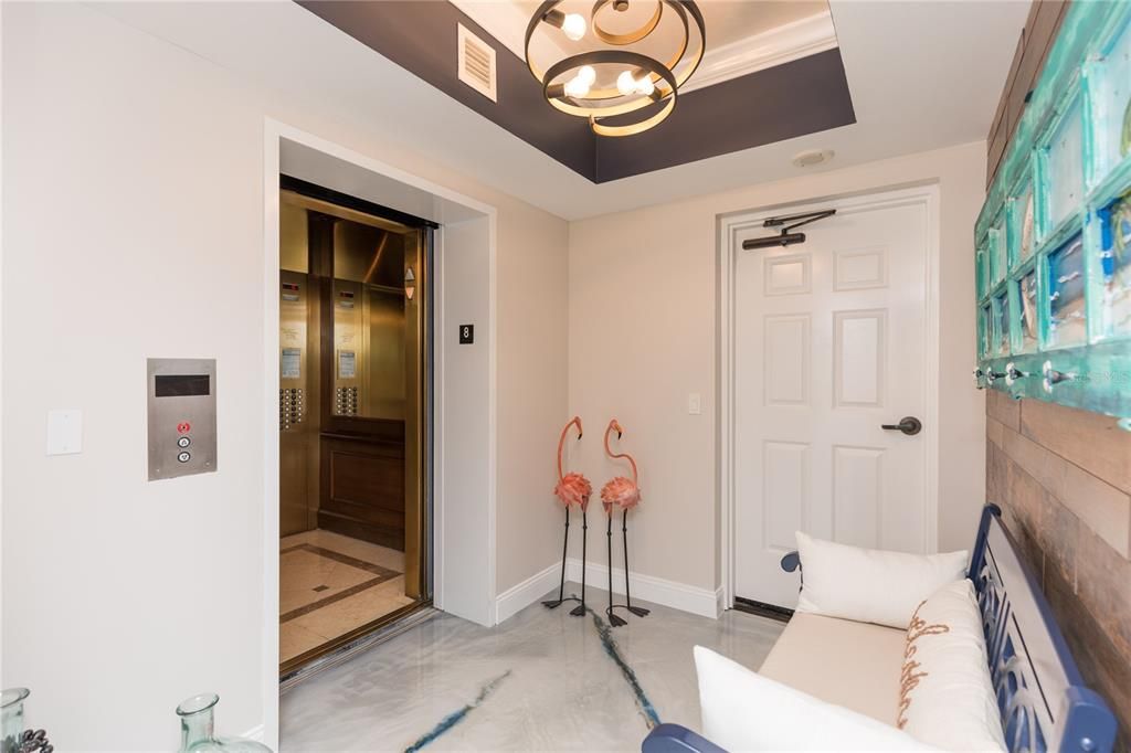 Active With Contract: $1,069,000 (2 beds, 2 baths, 1944 Square Feet)