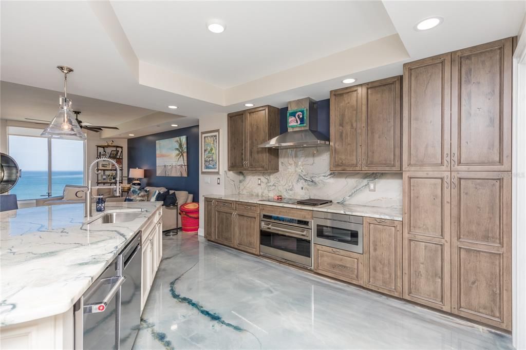 Active With Contract: $1,069,000 (2 beds, 2 baths, 1944 Square Feet)