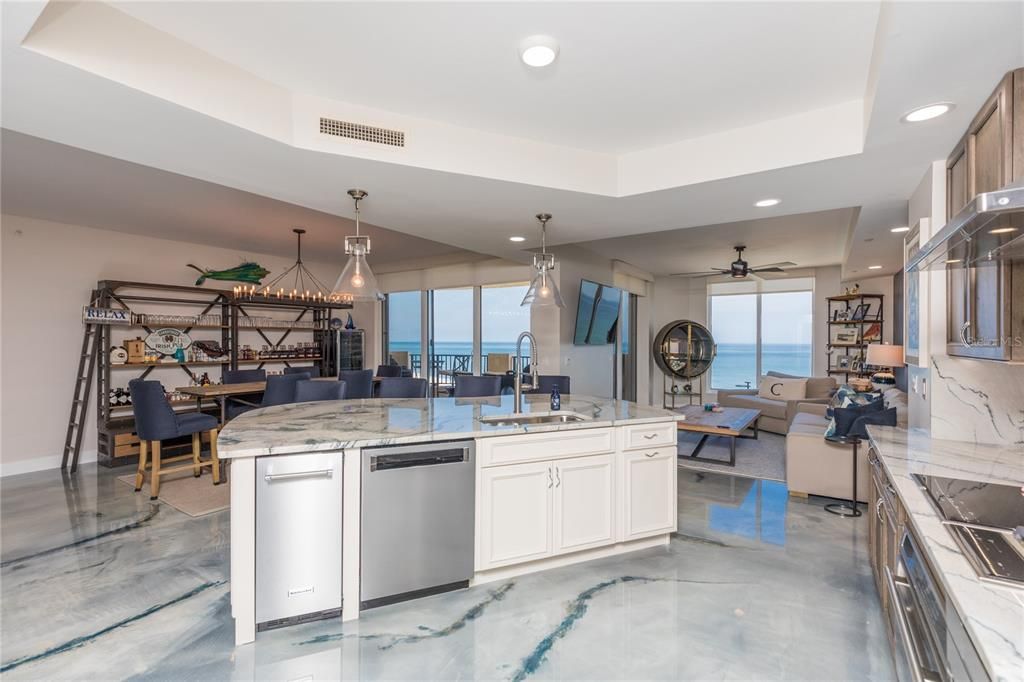 Active With Contract: $1,069,000 (2 beds, 2 baths, 1944 Square Feet)