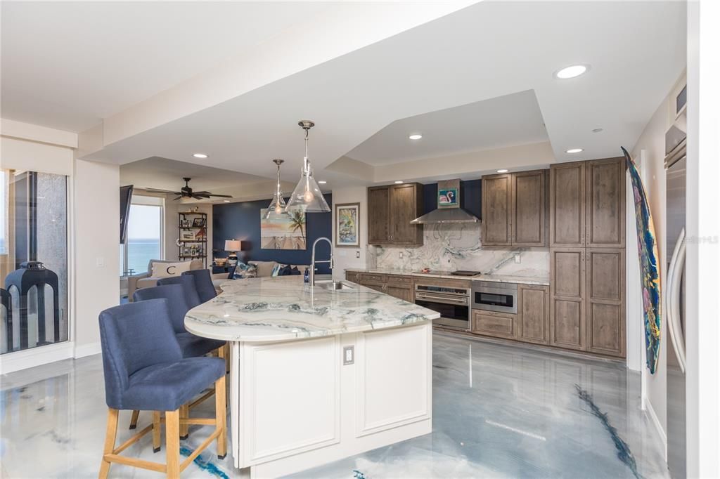 Active With Contract: $1,069,000 (2 beds, 2 baths, 1944 Square Feet)