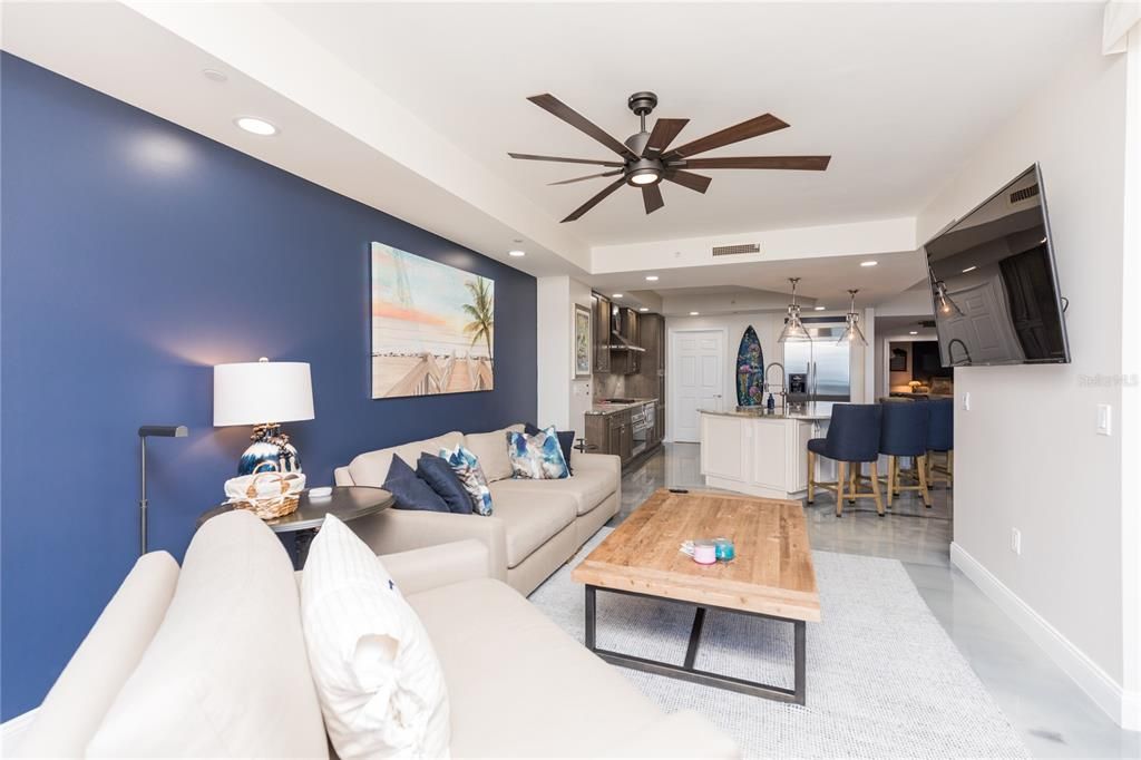 Active With Contract: $1,069,000 (2 beds, 2 baths, 1944 Square Feet)