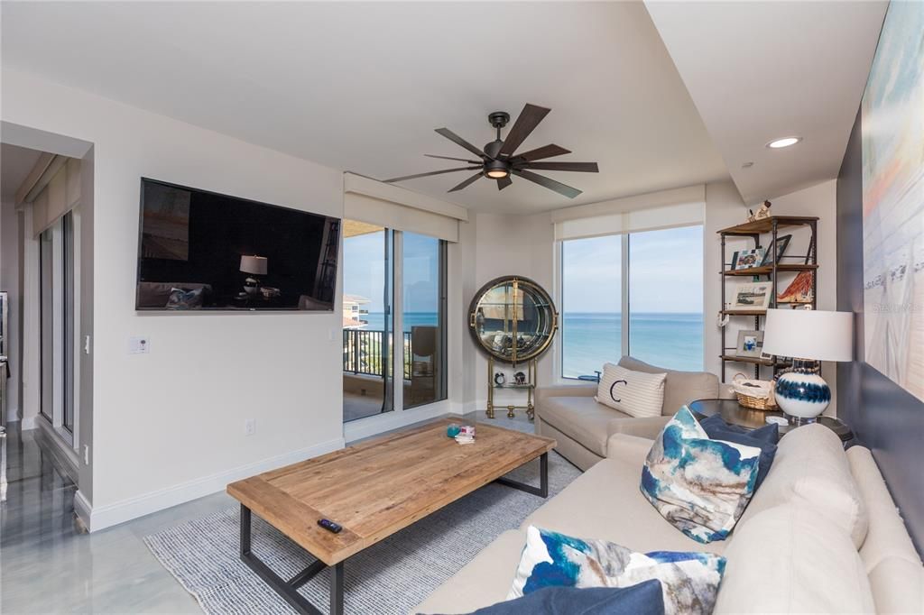 Active With Contract: $1,069,000 (2 beds, 2 baths, 1944 Square Feet)