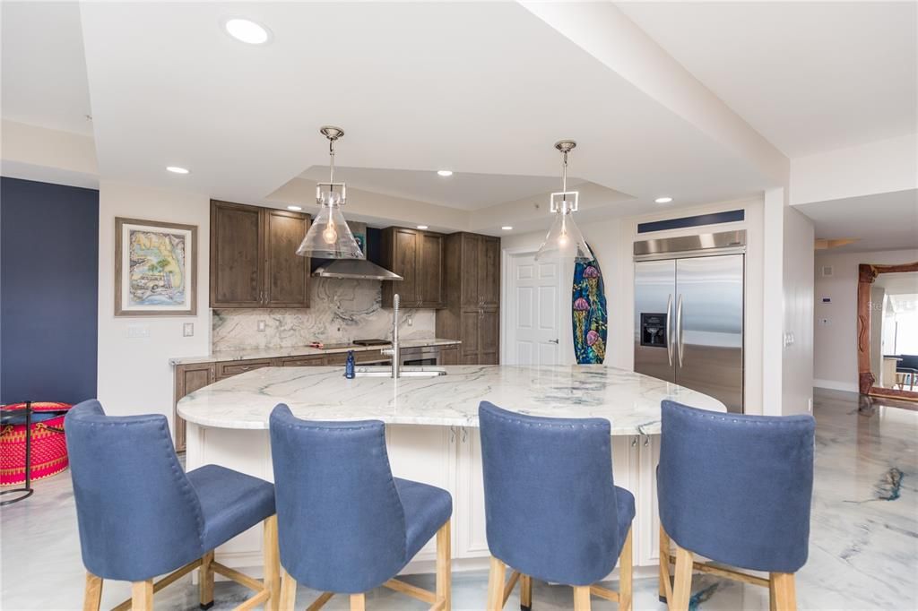 Active With Contract: $1,069,000 (2 beds, 2 baths, 1944 Square Feet)