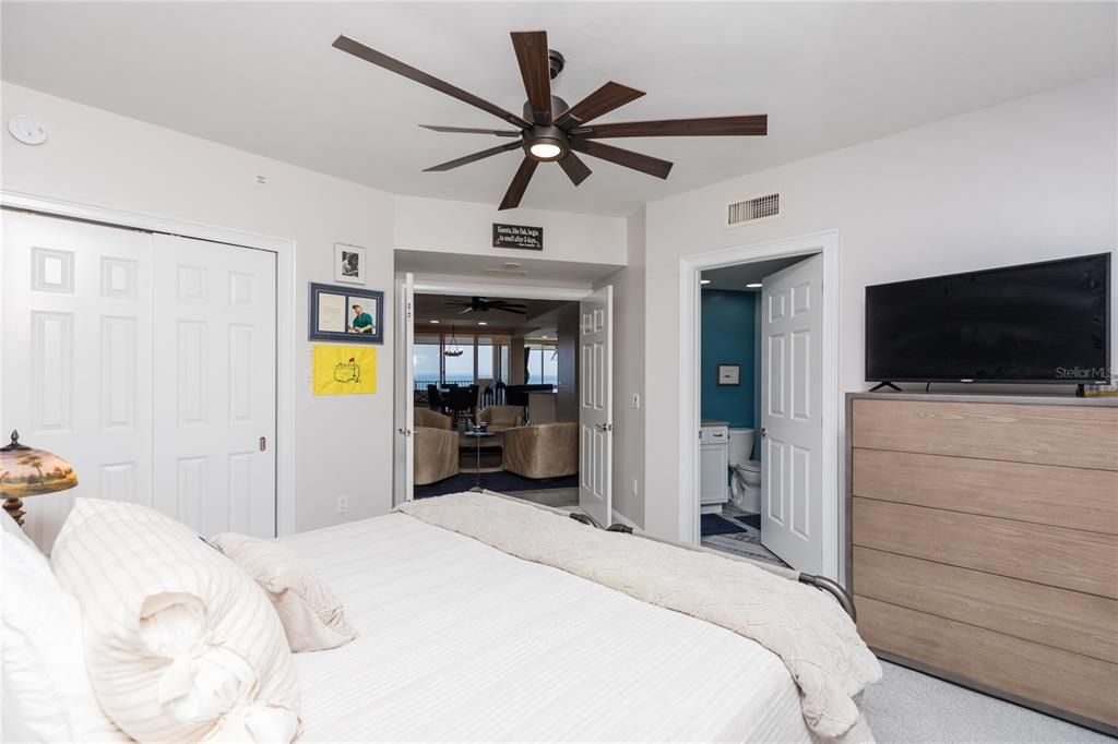 Active With Contract: $1,069,000 (2 beds, 2 baths, 1944 Square Feet)