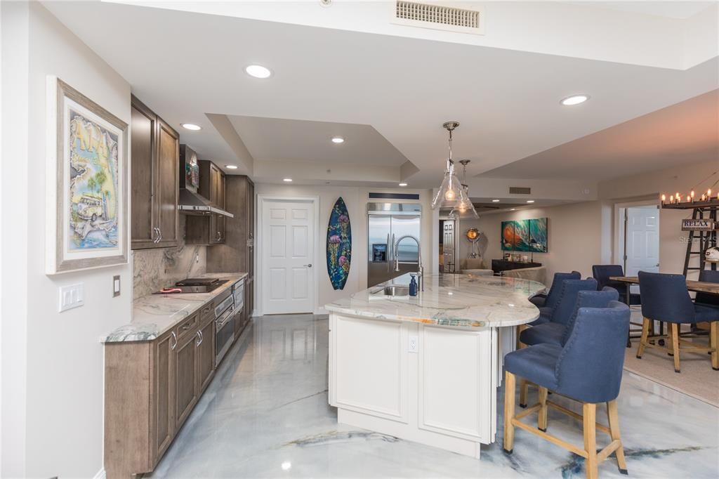 Active With Contract: $1,069,000 (2 beds, 2 baths, 1944 Square Feet)