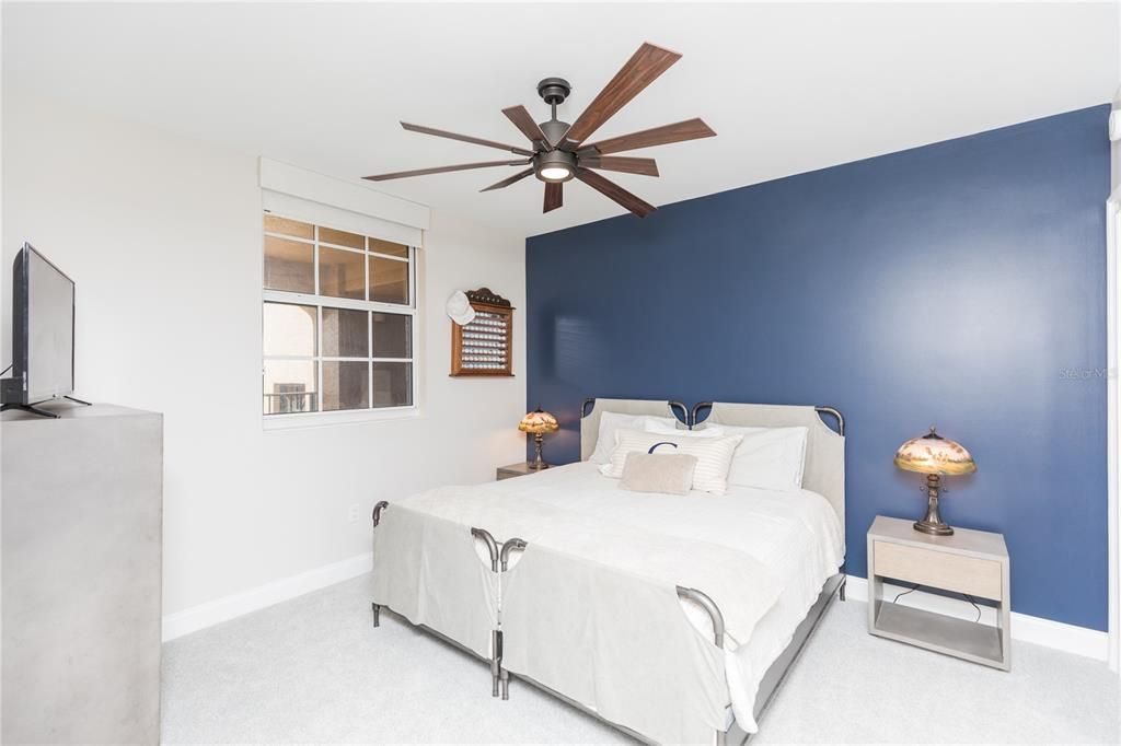 Active With Contract: $1,069,000 (2 beds, 2 baths, 1944 Square Feet)