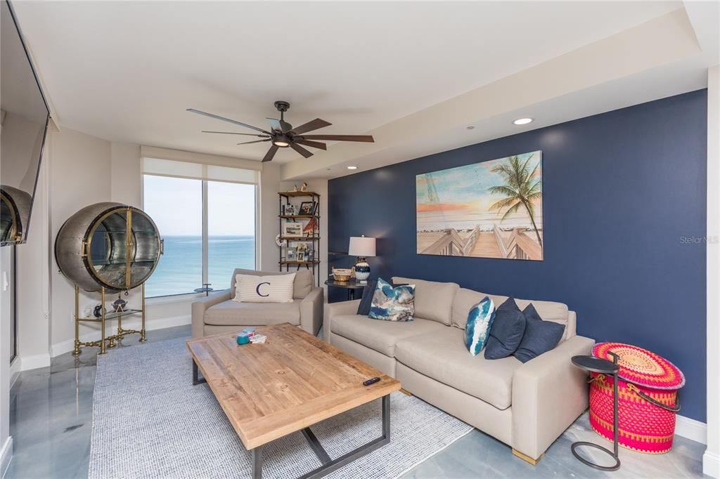 Active With Contract: $1,069,000 (2 beds, 2 baths, 1944 Square Feet)