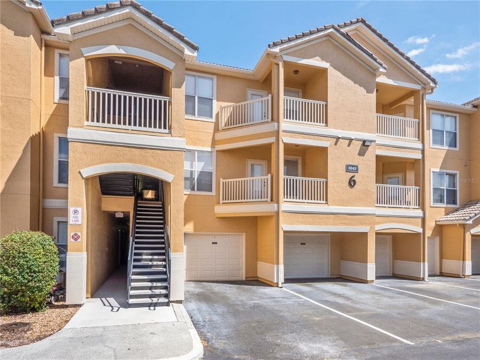 Recently Sold: $215,000 (1 beds, 1 baths, 765 Square Feet)