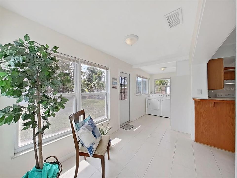 For Sale: $597,000 (3 beds, 2 baths, 1424 Square Feet)