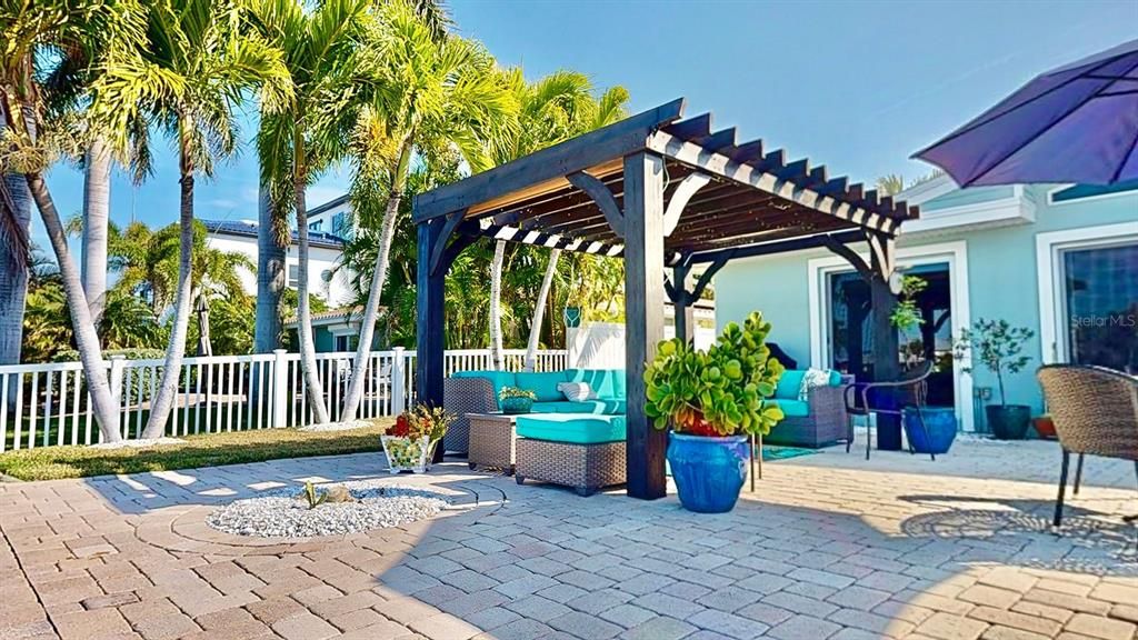 Active With Contract: $1,795,000 (4 beds, 2 baths, 2523 Square Feet)