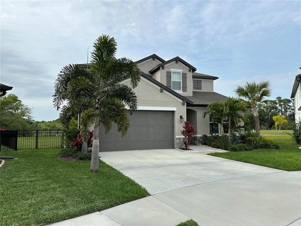 Active With Contract: $5,500 (3 beds, 3 baths, 2643 Square Feet)