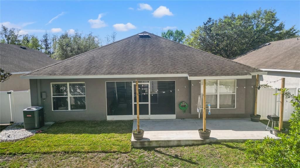 Recently Sold: $350,000 (4 beds, 2 baths, 2006 Square Feet)