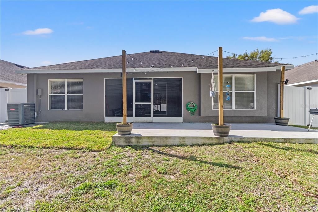 Recently Sold: $350,000 (4 beds, 2 baths, 2006 Square Feet)