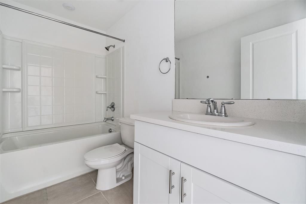 Active With Contract: $1,995 (3 beds, 2 baths, 1373 Square Feet)