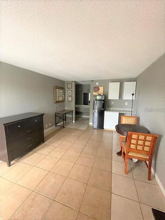 For Rent: $1,000 (0 beds, 1 baths, 276 Square Feet)
