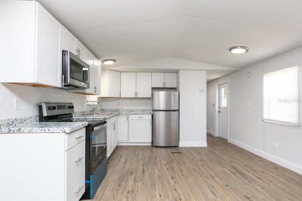 Active With Contract: $94,900 (2 beds, 2 baths, 784 Square Feet)