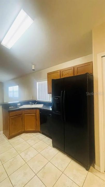 Recently Rented: $2,400 (4 beds, 2 baths, 1808 Square Feet)