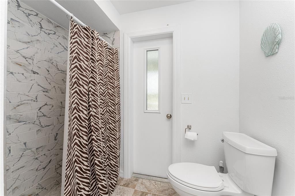 Active With Contract: $334,900 (2 beds, 2 baths, 1386 Square Feet)