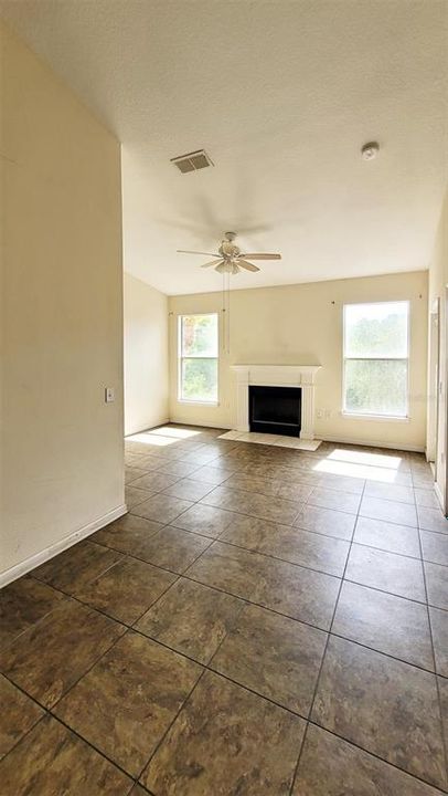 For Sale: $159,000 (2 beds, 2 baths, 1088 Square Feet)