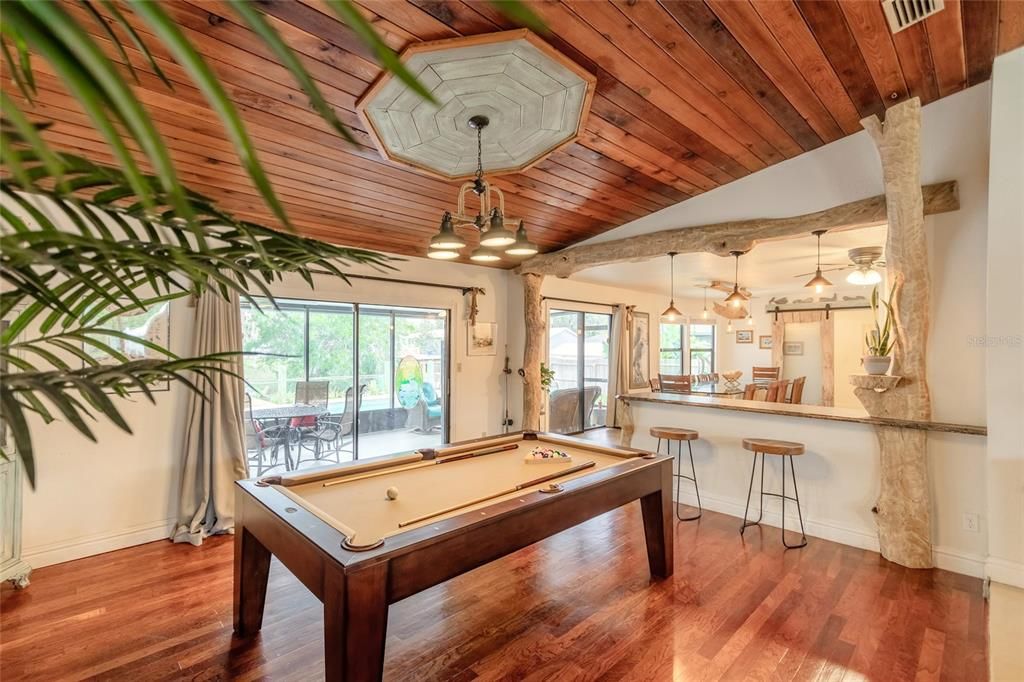 Recently Sold: $865,000 (3 beds, 2 baths, 1950 Square Feet)