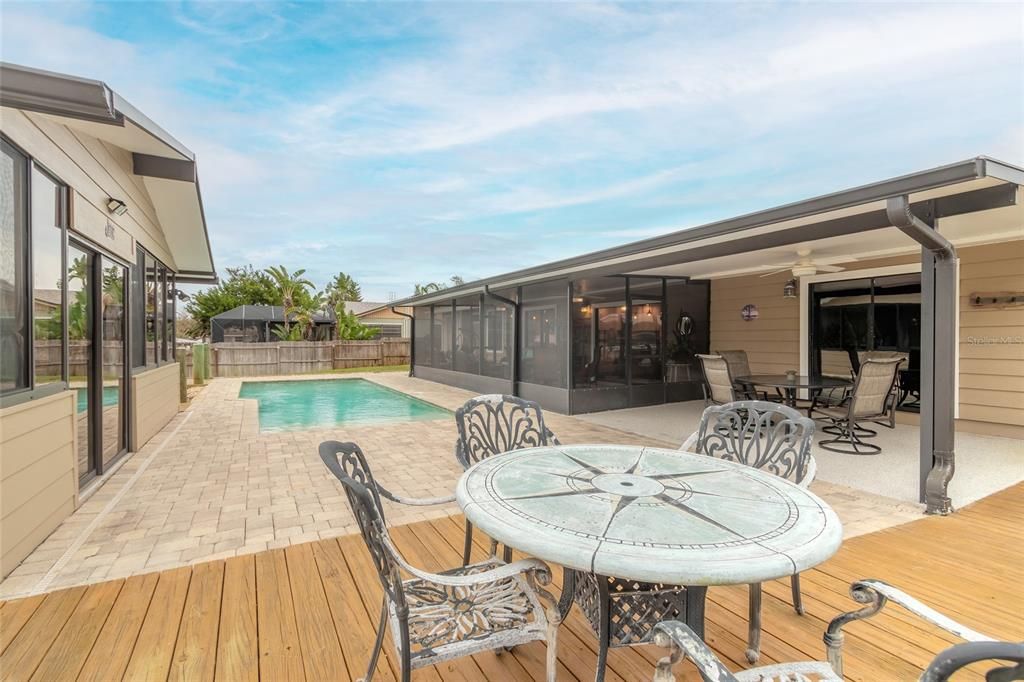 Recently Sold: $865,000 (3 beds, 2 baths, 1950 Square Feet)