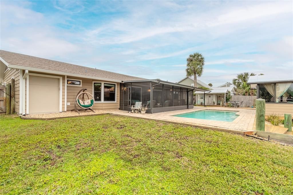 Recently Sold: $865,000 (3 beds, 2 baths, 1950 Square Feet)