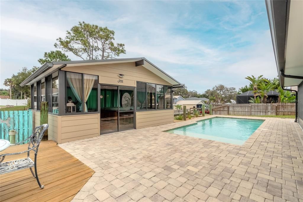 Recently Sold: $865,000 (3 beds, 2 baths, 1950 Square Feet)