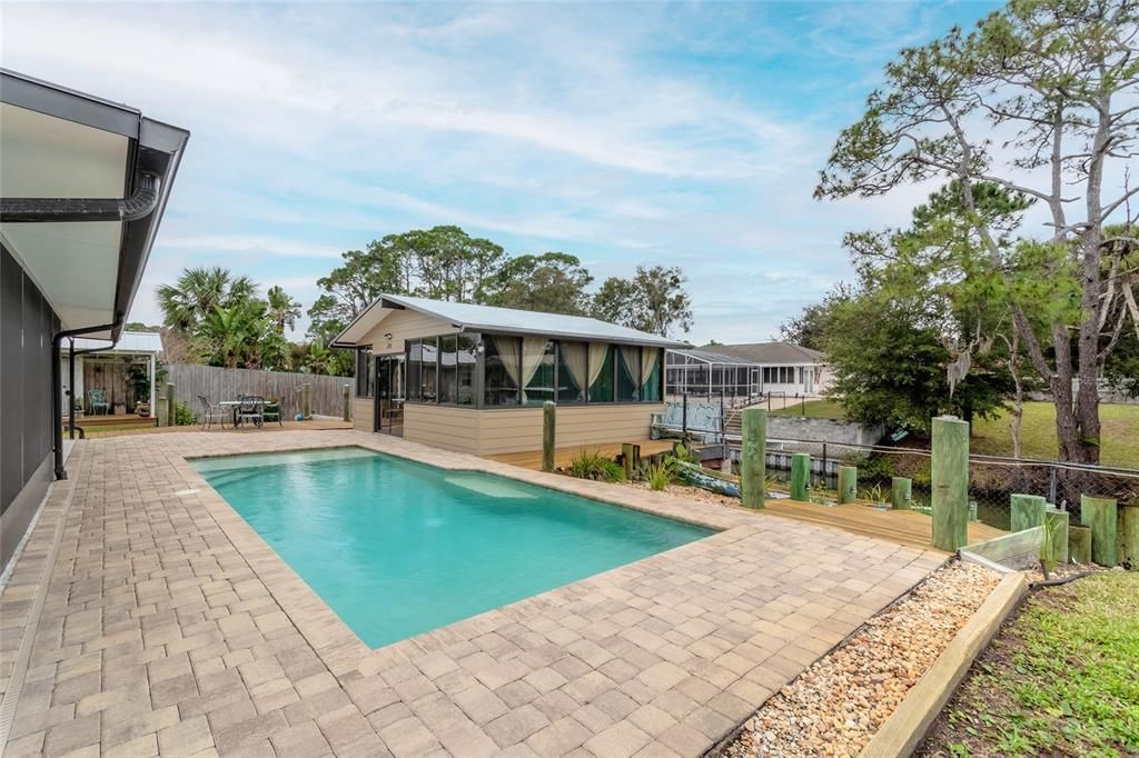 Recently Sold: $865,000 (3 beds, 2 baths, 1950 Square Feet)