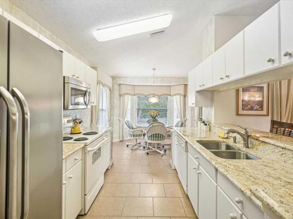 For Sale: $375,000 (2 beds, 2 baths, 1655 Square Feet)