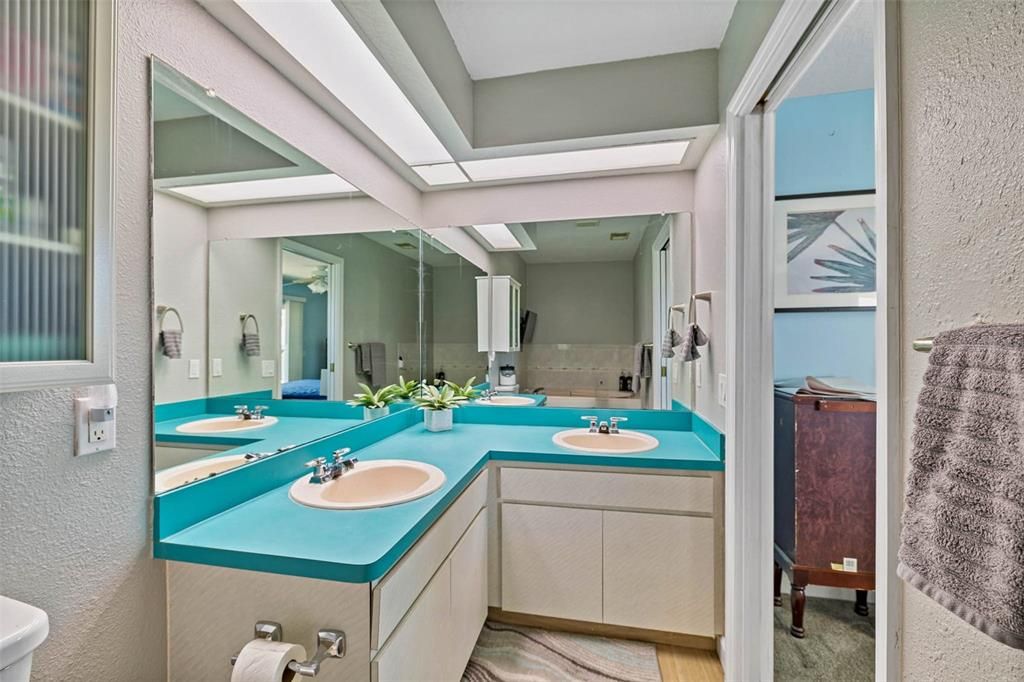 待售: $750,000 (3 贝兹, 2 浴室, 1250 平方英尺)