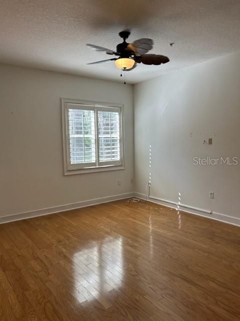 For Rent: $2,750 (3 beds, 2 baths, 2355 Square Feet)