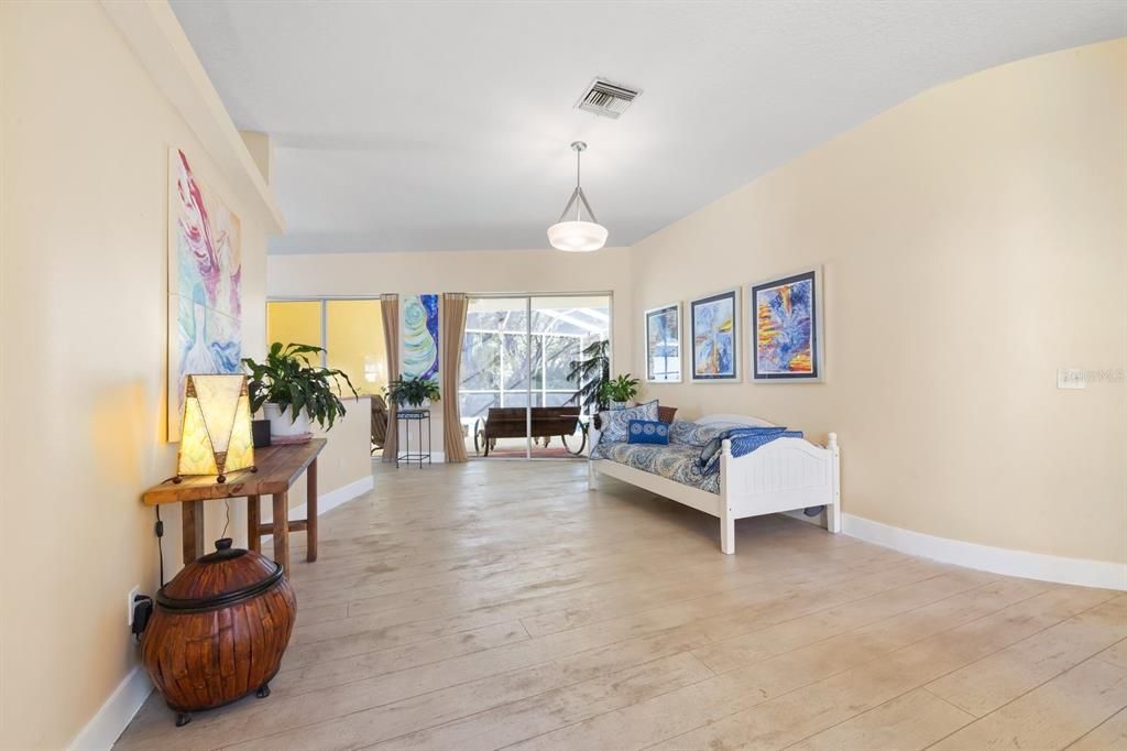 Active With Contract: $565,000 (3 beds, 2 baths, 2258 Square Feet)