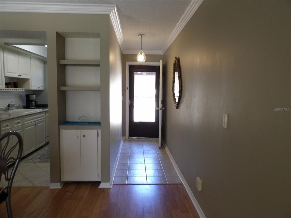 Active With Contract: $138,900 (1 beds, 1 baths, 690 Square Feet)