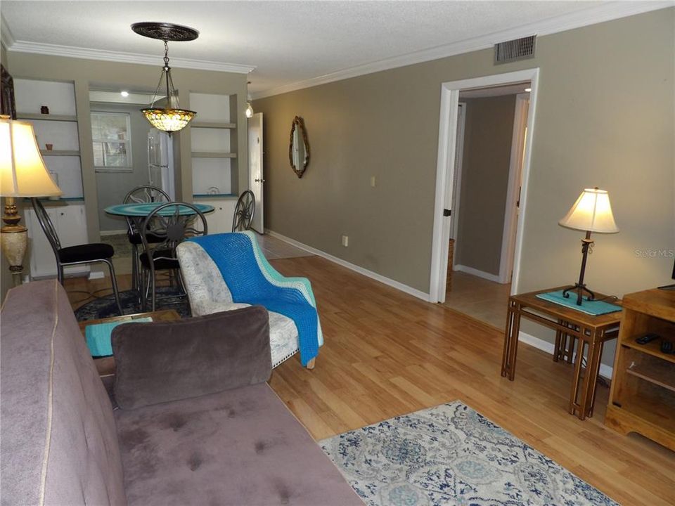 Active With Contract: $138,900 (1 beds, 1 baths, 690 Square Feet)