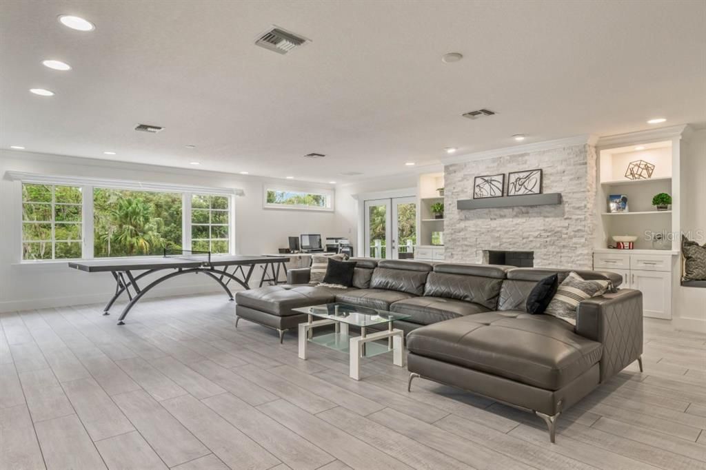 Active With Contract: $2,575,000 (5 beds, 4 baths, 5429 Square Feet)