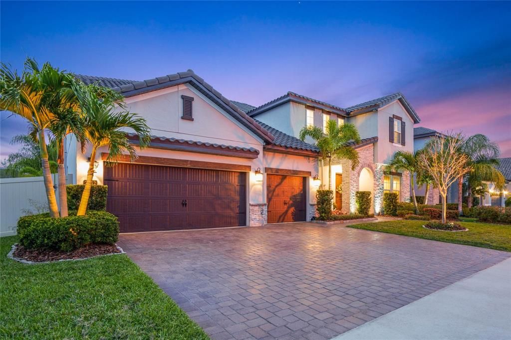 Recently Sold: $1,573,500 (6 beds, 6 baths, 5245 Square Feet)