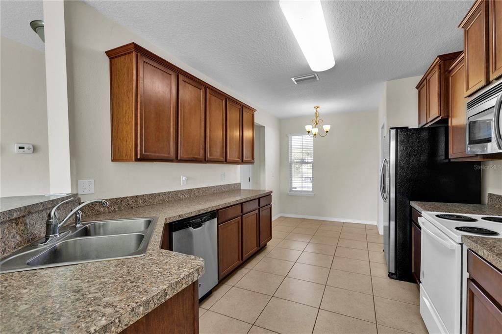 Active With Contract: $1,900 (4 beds, 2 baths, 1650 Square Feet)