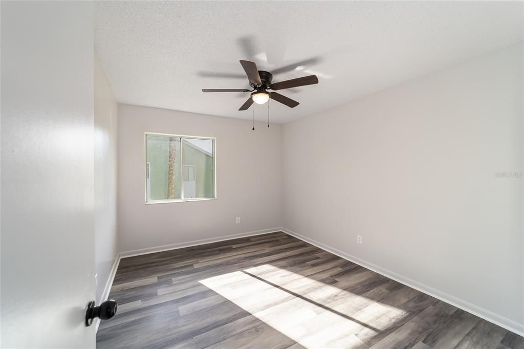 Active With Contract: $135,900 (2 beds, 2 baths, 1304 Square Feet)