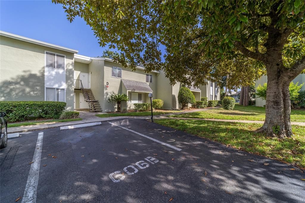 Active With Contract: $135,900 (2 beds, 2 baths, 1304 Square Feet)